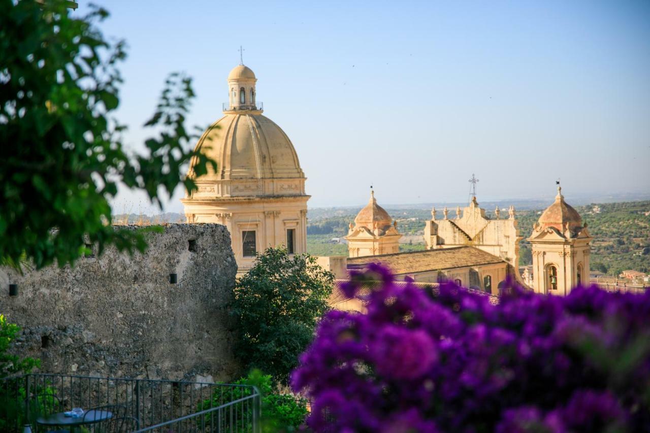 Trigona Garden Suite Noto Eksteriør bilde