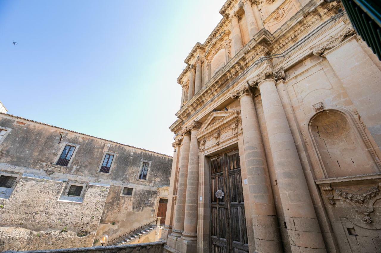 Trigona Garden Suite Noto Eksteriør bilde